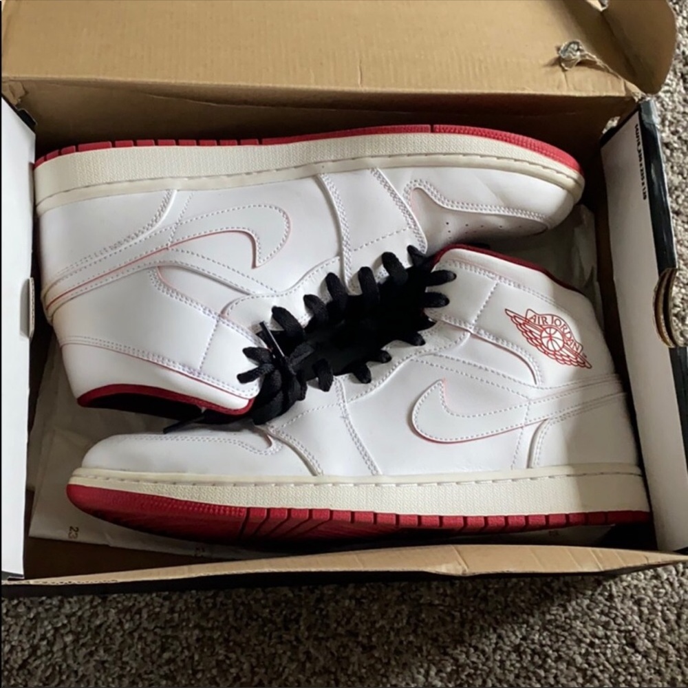 Retro Jordan 1 “White Gym Red”